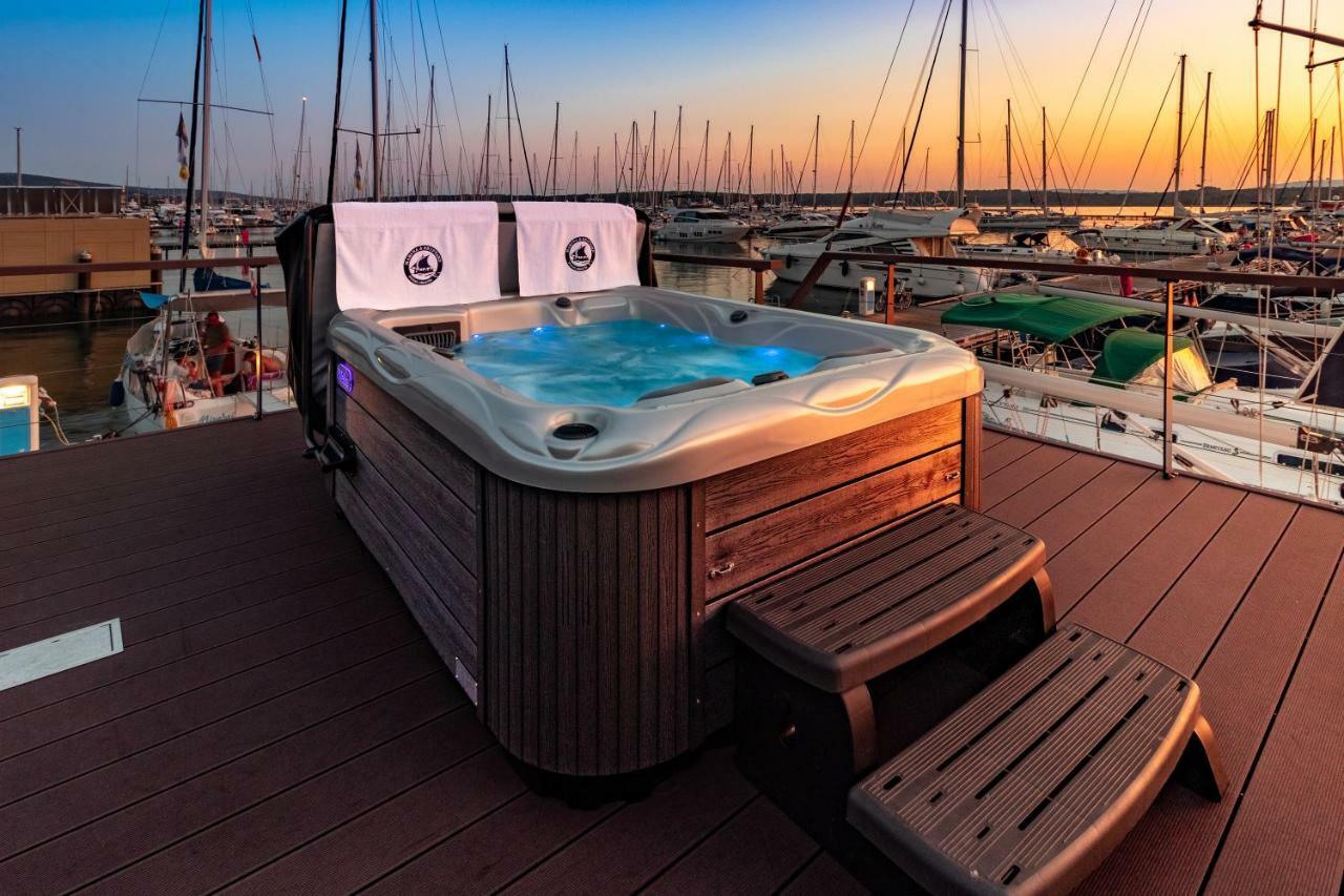 Apartment Floating Punat